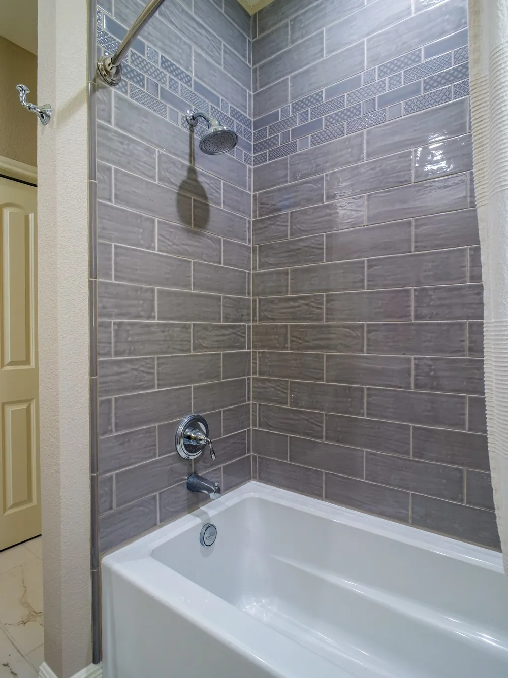 313 Meadowlakes Drive Meadowlakes, TX 78654