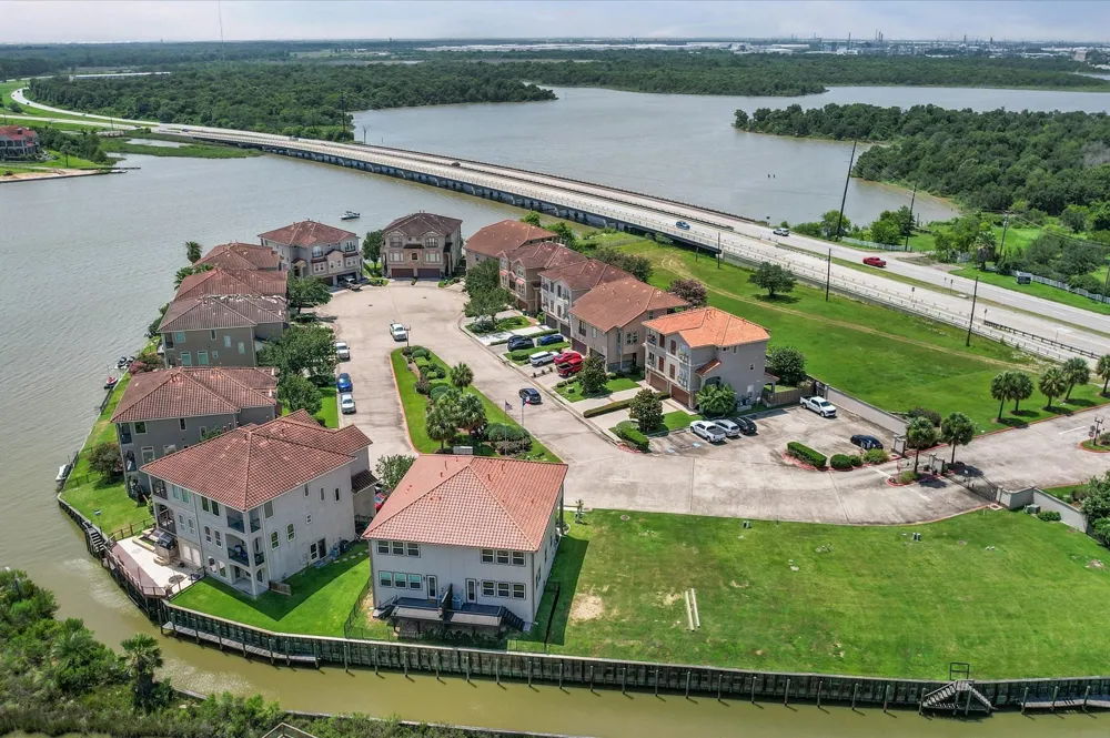 4025 Boardwalk Boulevard Seabrook, TX 77586