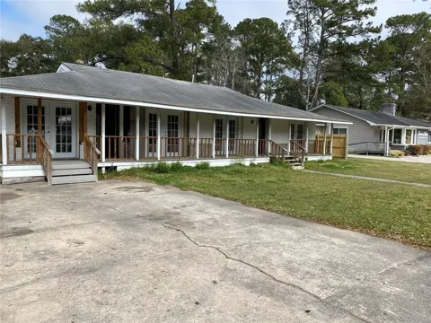 106 E Derenne Avenue