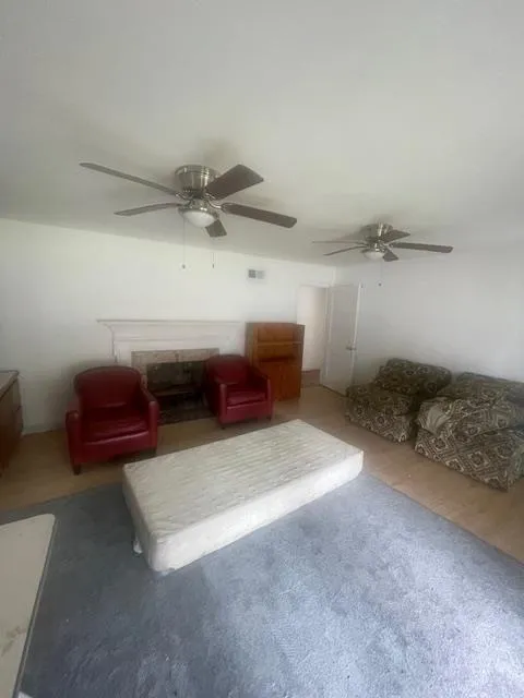 106 E Derenne Avenue Savannah, GA 31405