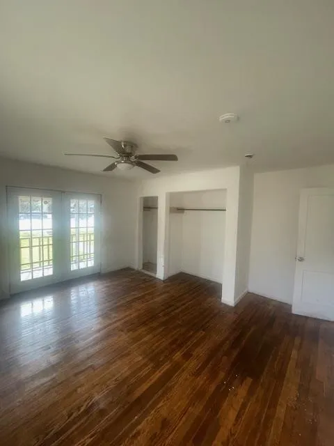 106 E Derenne Avenue Savannah, GA 31405