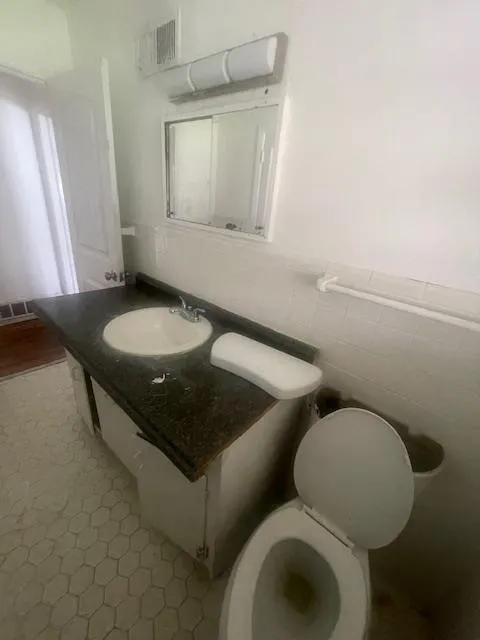 106 E Derenne Avenue Savannah, GA 31405