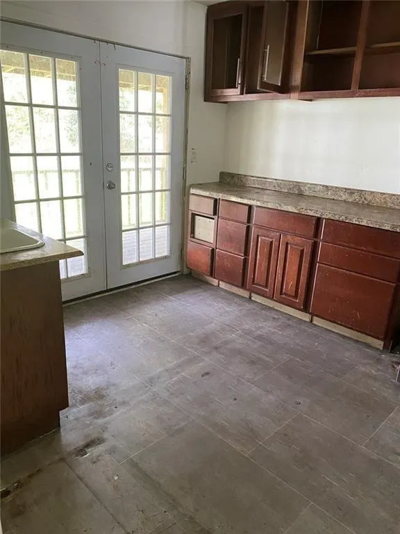 106 E Derenne Avenue Savannah, GA 31405
