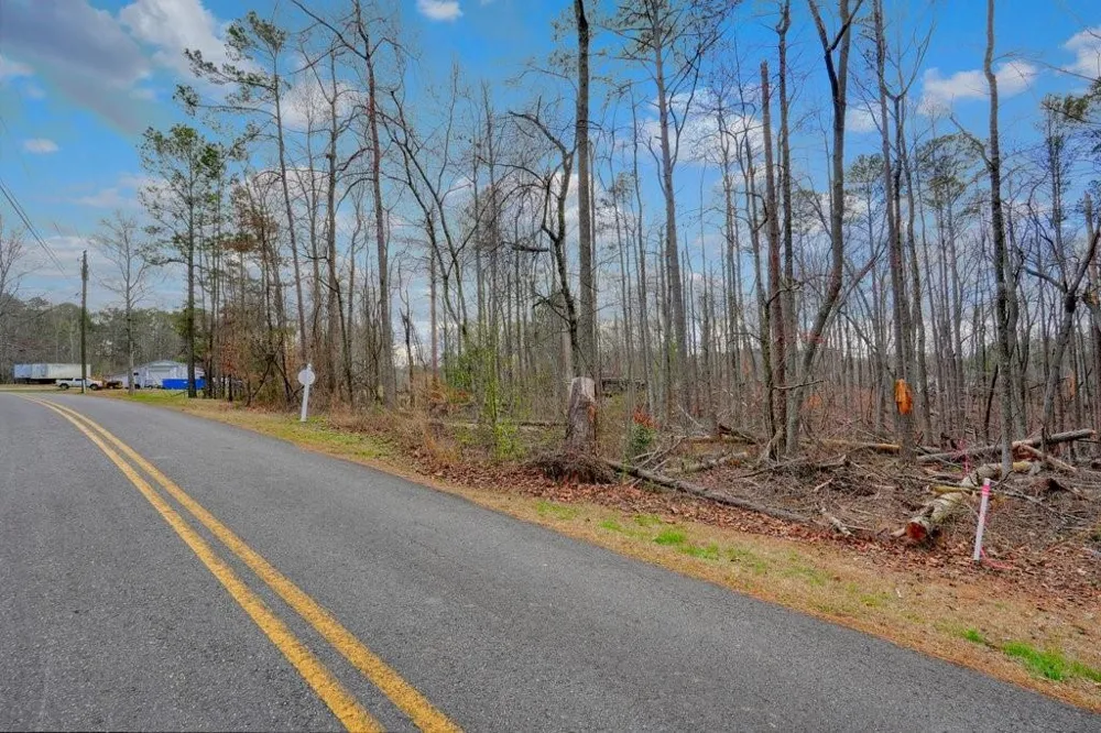 8245 Bow Trail Woodstock, GA 30188