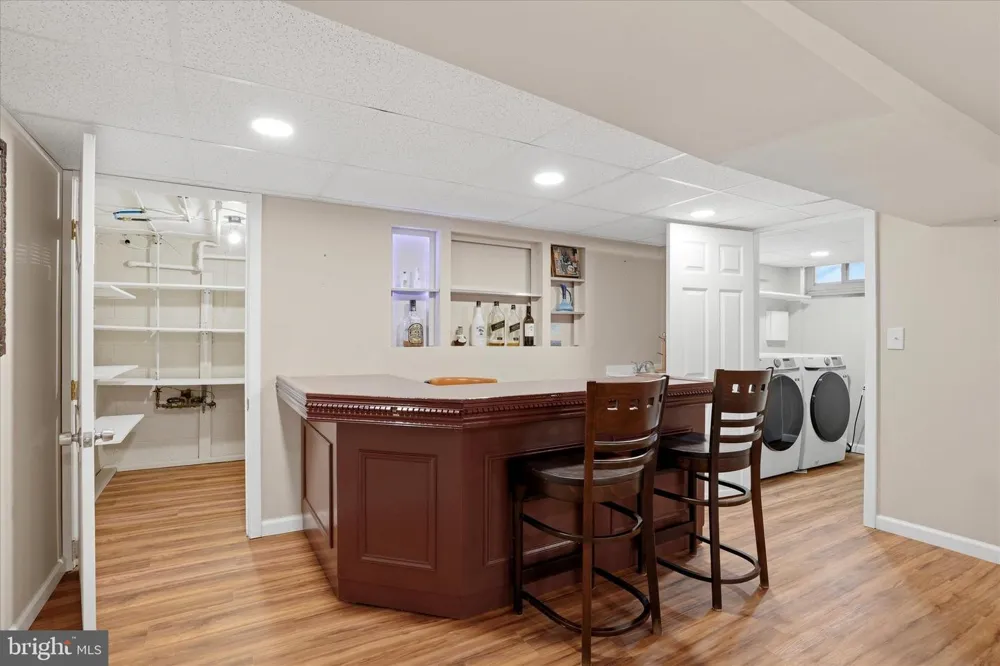 898 CRESTLINE DRIVE Blue Bell, PA 19422