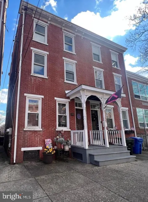 336 BARCLAY STREET #B