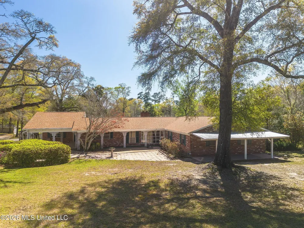 416 Howard Street Wiggins, MS 39577