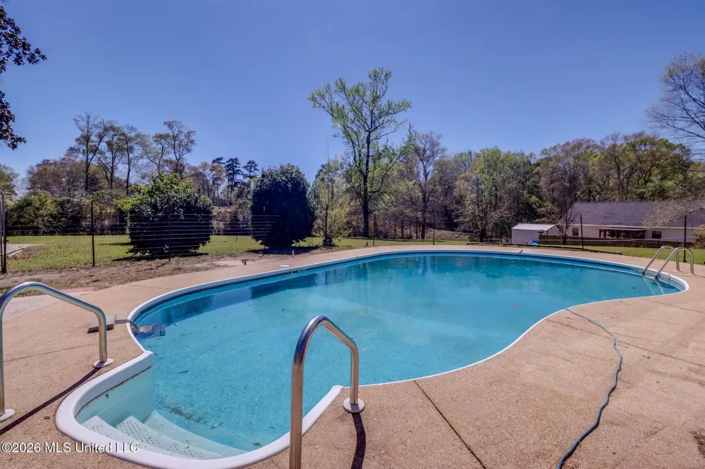 416 Howard Street Wiggins, MS 39577