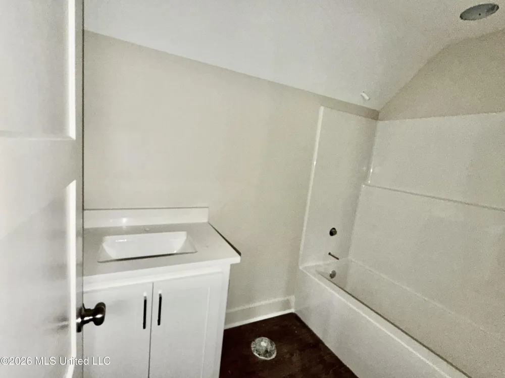 39 Forest Barnes Road Petal, MS 39465