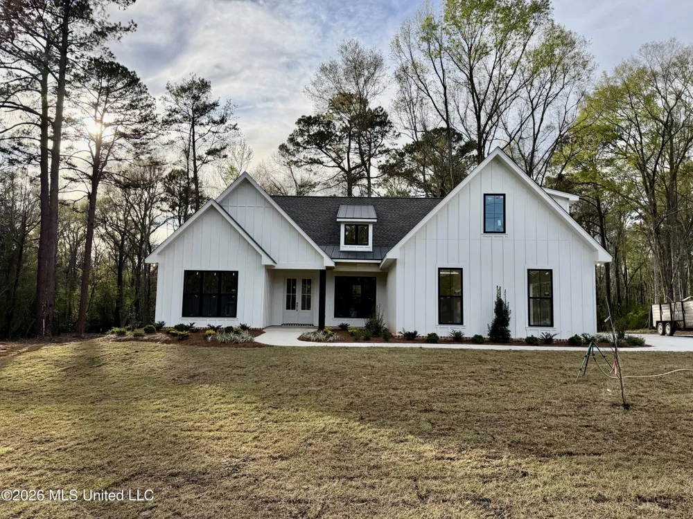 39 Forest Barnes Road Petal, MS 39465