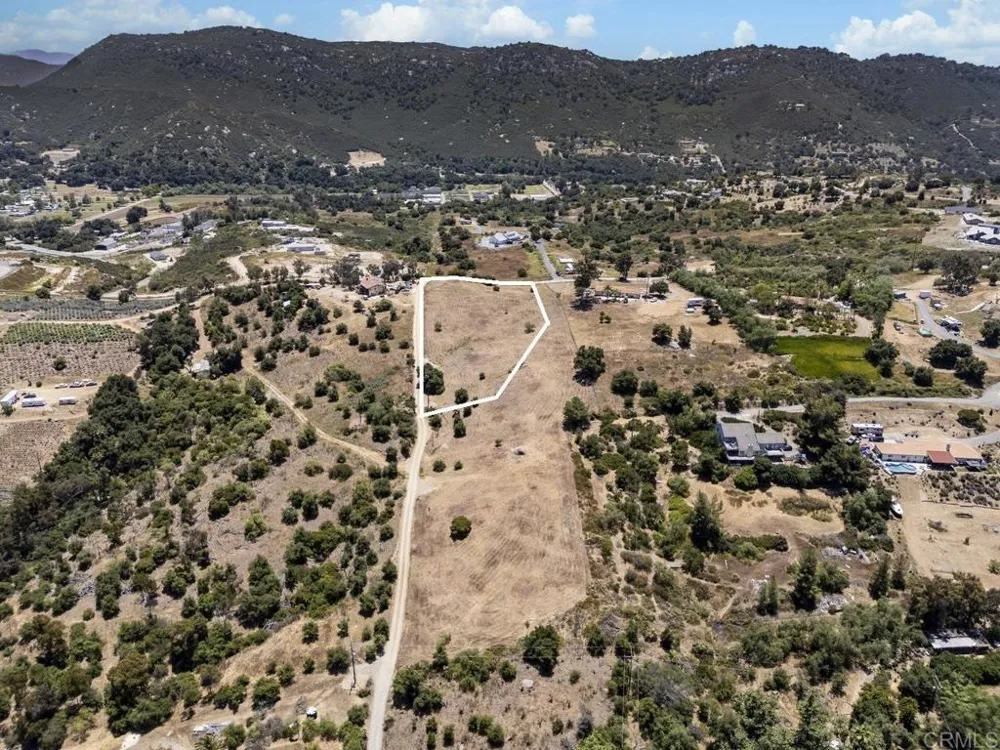 15642 Mathew Road Valley Center, CA 92082