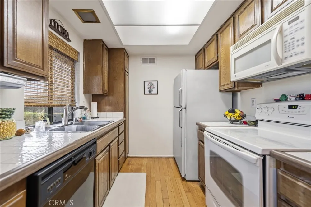 16865 Donwest Tustin, CA 92780