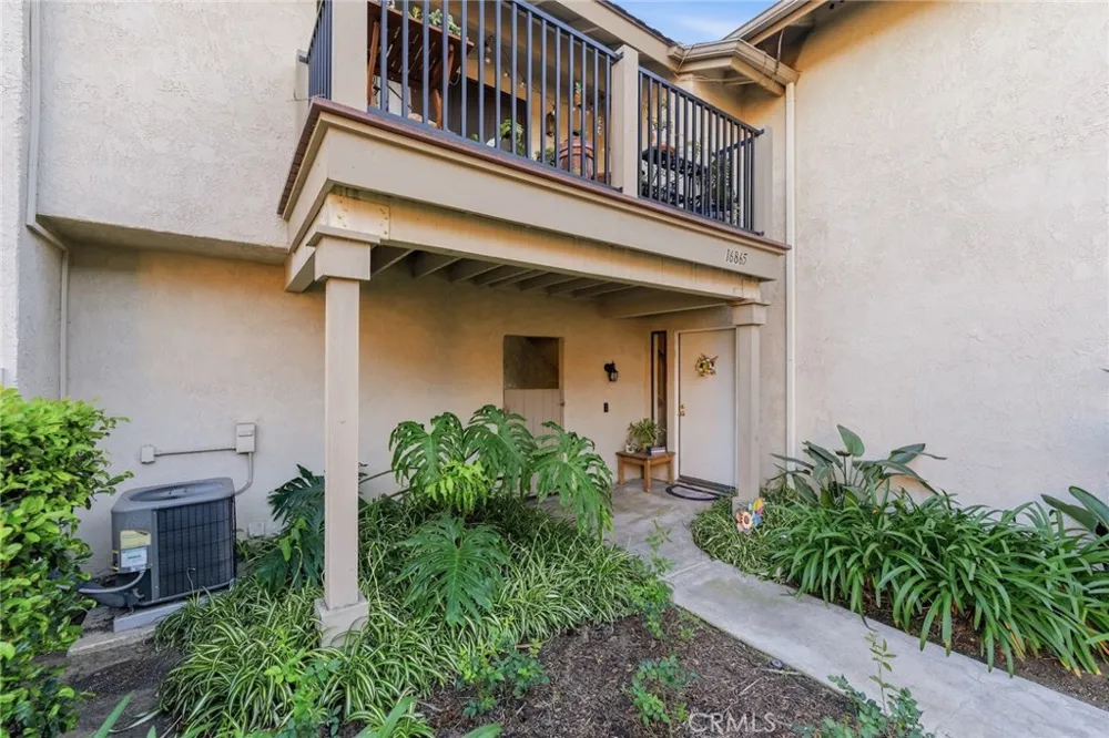 16865 Donwest Tustin, CA 92780
