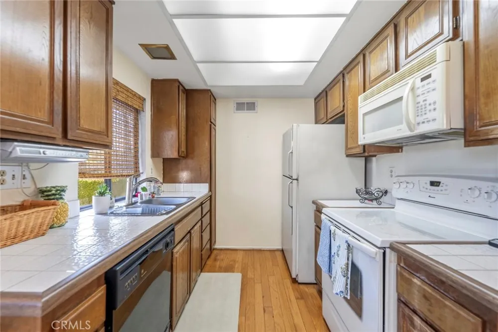 16865 Donwest Tustin, CA 92780