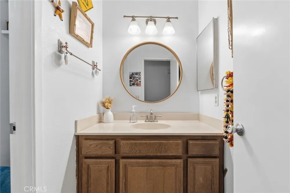 16865 Donwest Tustin, CA 92780