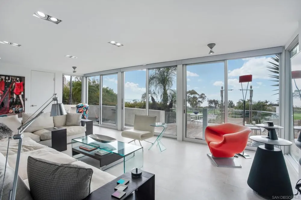 7116 Country Club Drive La Jolla, CA 92037