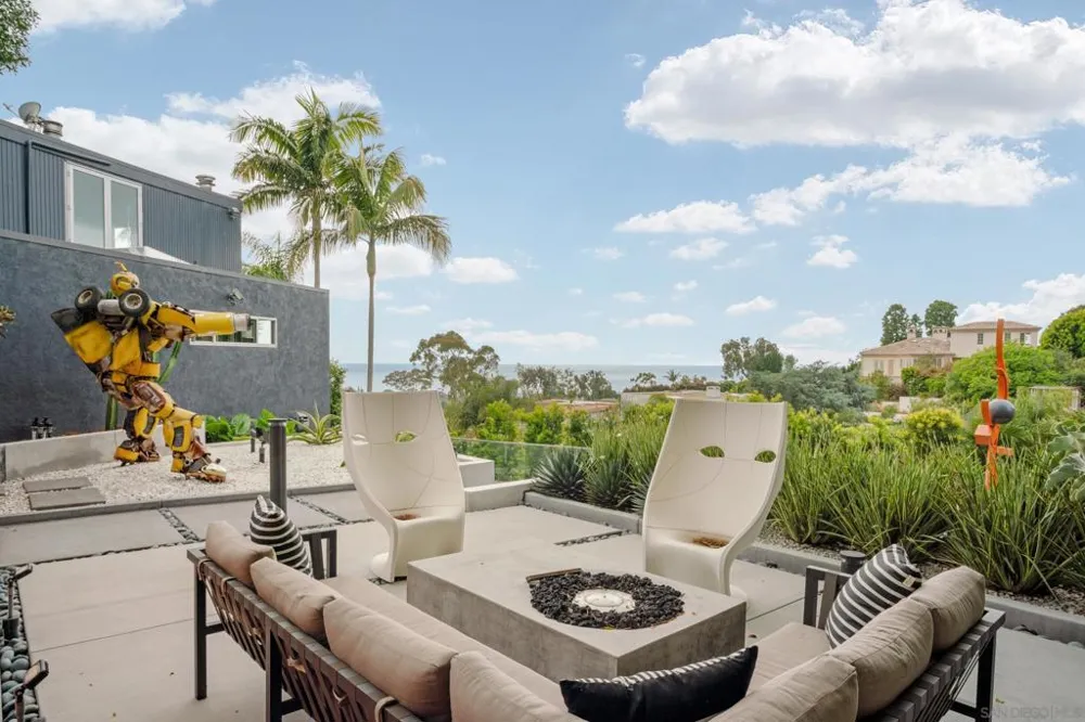 7116 Country Club Drive La Jolla, CA 92037