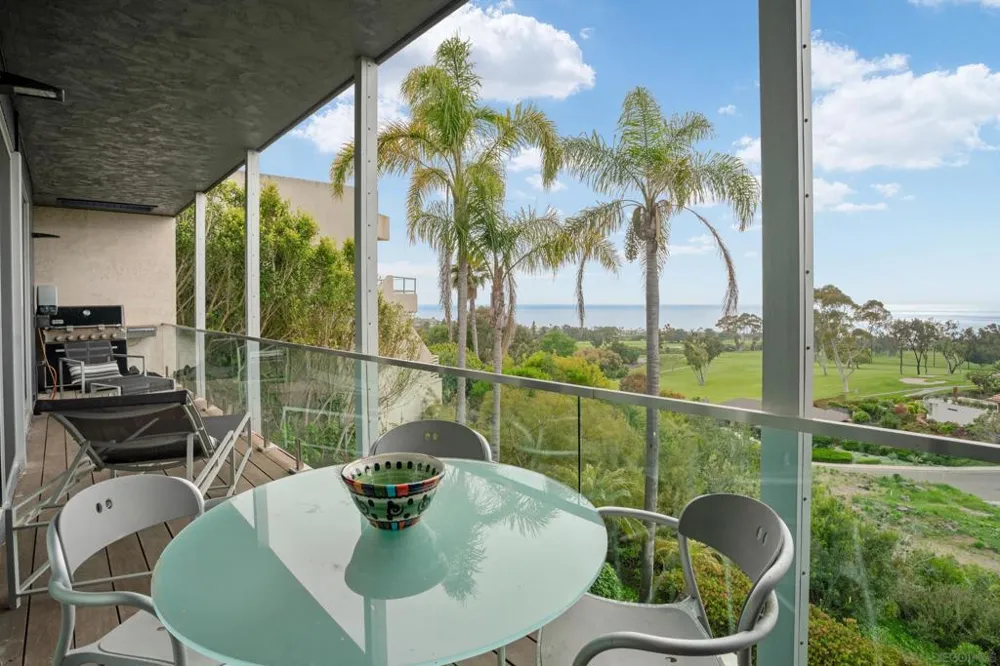 7116 Country Club Drive La Jolla, CA 92037