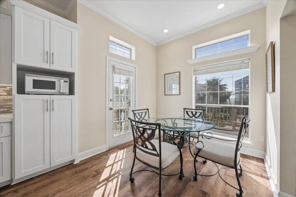 918 Long Reach Drive Tiki Island, TX 77554