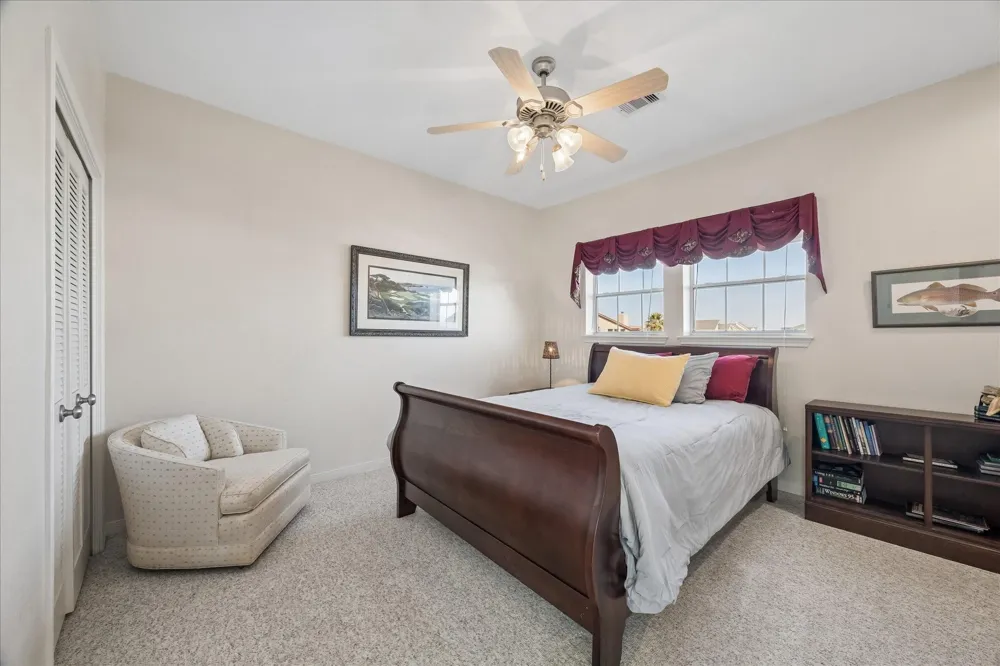 918 Long Reach Drive Tiki Island, TX 77554