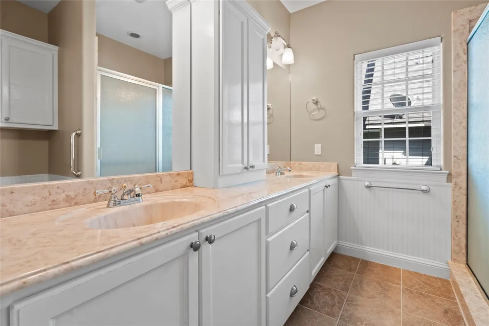 361 Bridgelanding Onalaska, TX 77360