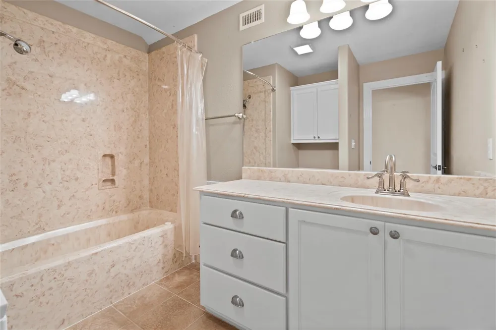 361 Bridgelanding Onalaska, TX 77360