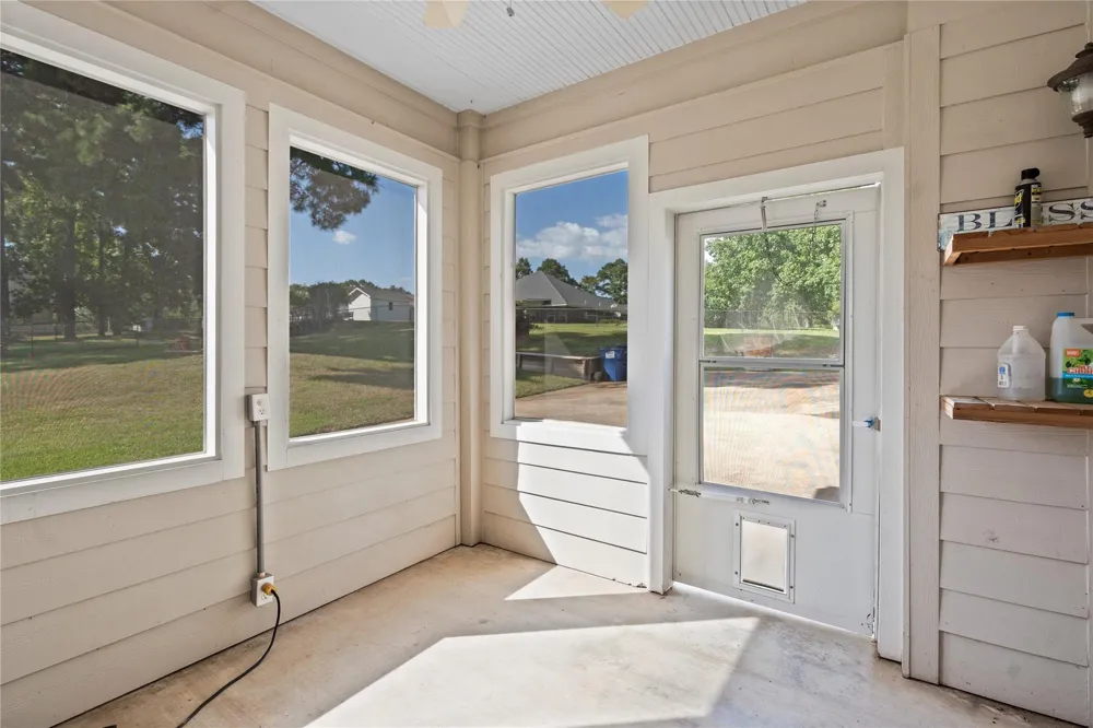 361 Bridgelanding Onalaska, TX 77360