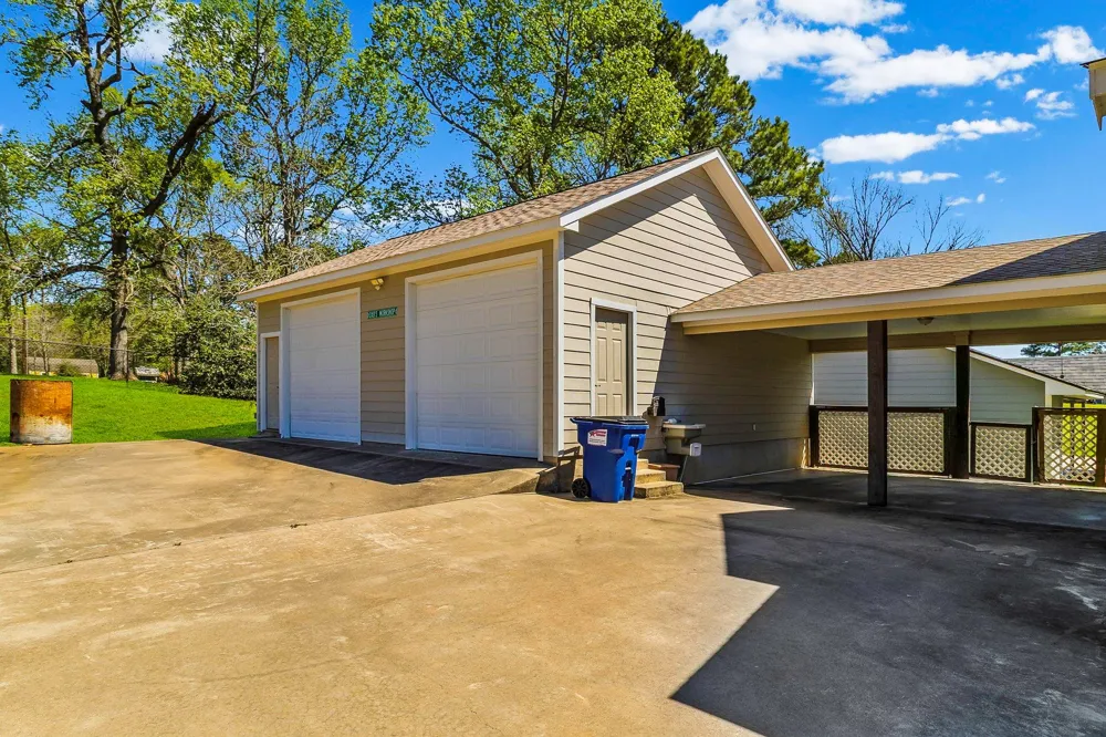 361 Bridgelanding Onalaska, TX 77360