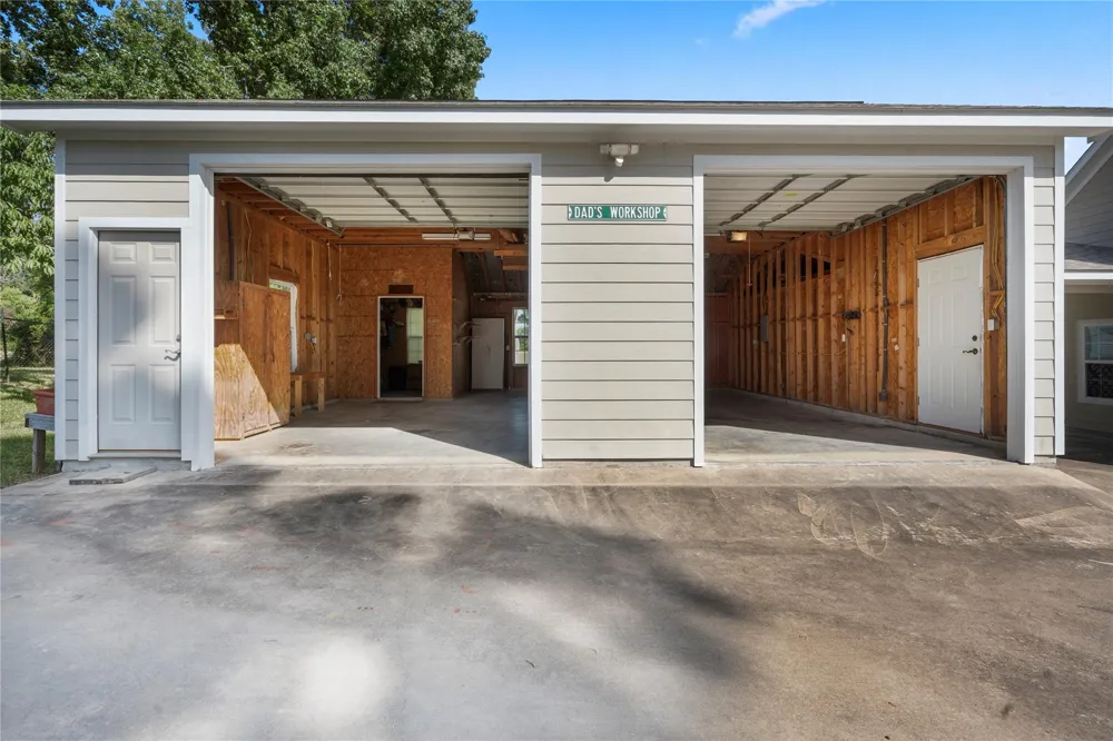361 Bridgelanding Onalaska, TX 77360