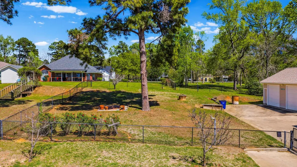 361 Bridgelanding Onalaska, TX 77360