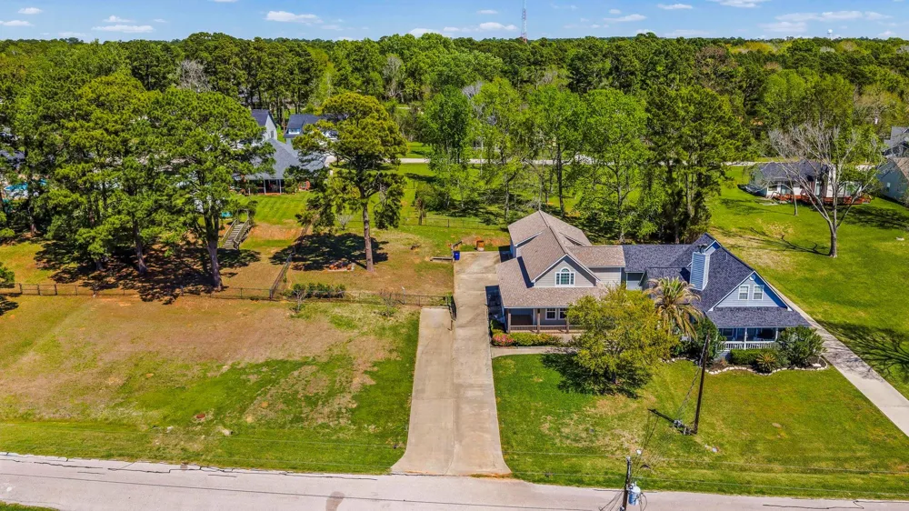 361 Bridgelanding Onalaska, TX 77360
