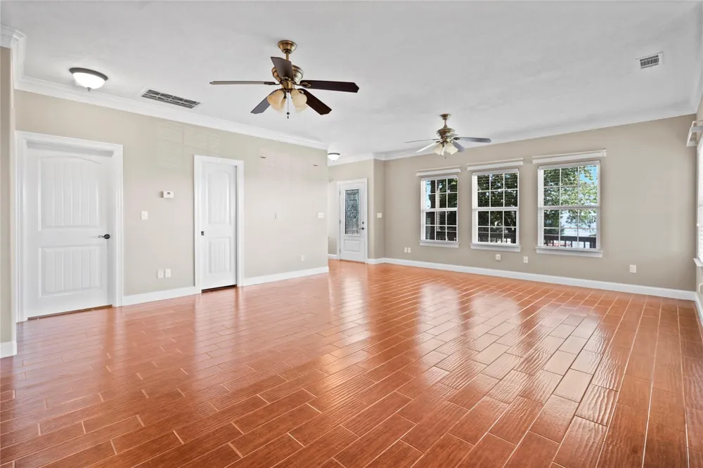 361 Bridgelanding Onalaska, TX 77360