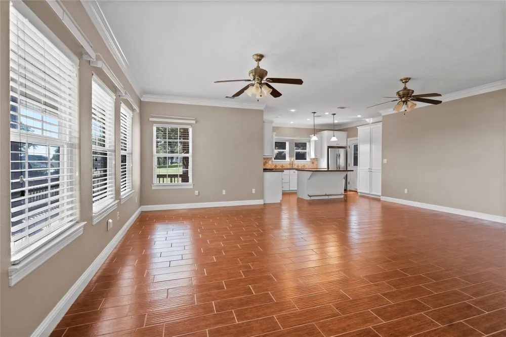 361 Bridgelanding Onalaska, TX 77360