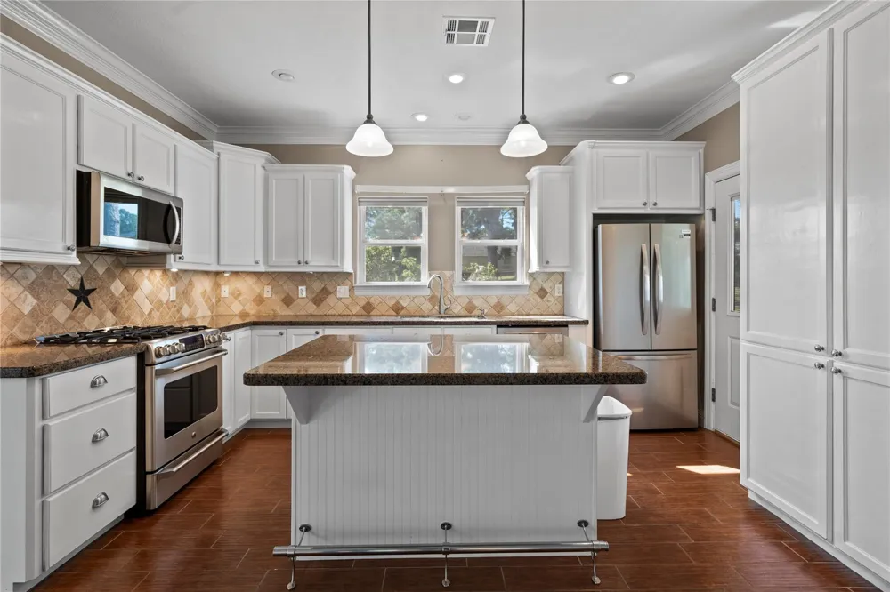 361 Bridgelanding Onalaska, TX 77360