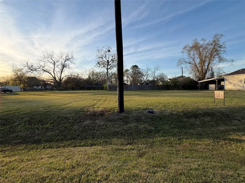 1007 E 2nd Street Sweeny, TX 77480