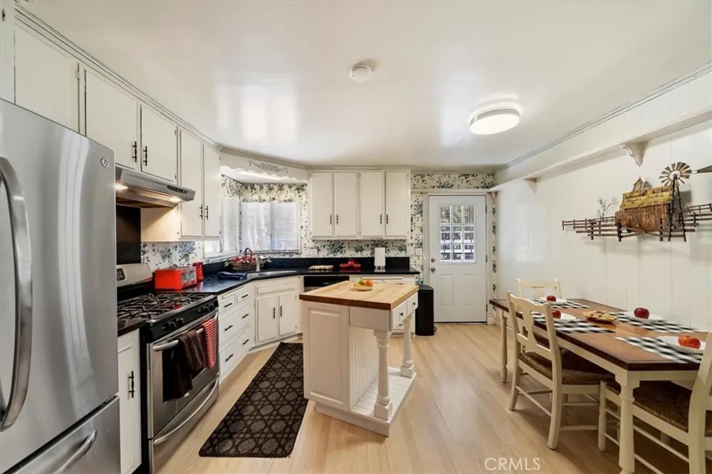 33338 Wild Rose Green Valley Lake, CA 92341