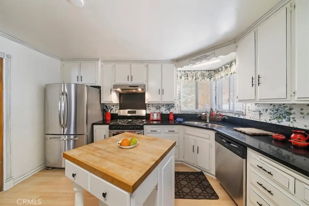 33338 Wild Rose Green Valley Lake, CA 92341