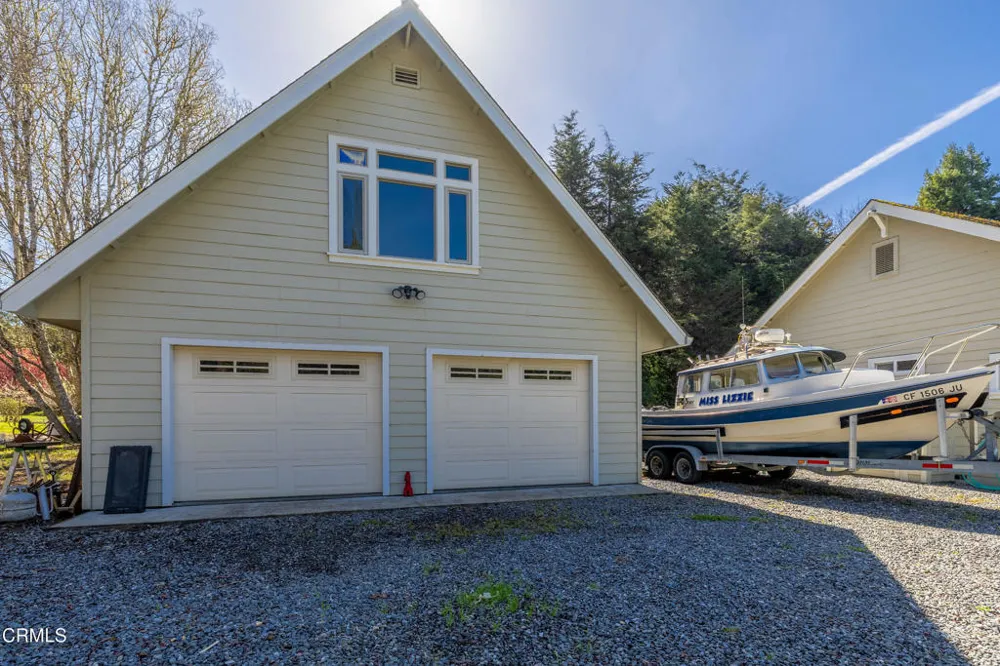 31195 Brush Creek Road Fort Bragg, CA 95437