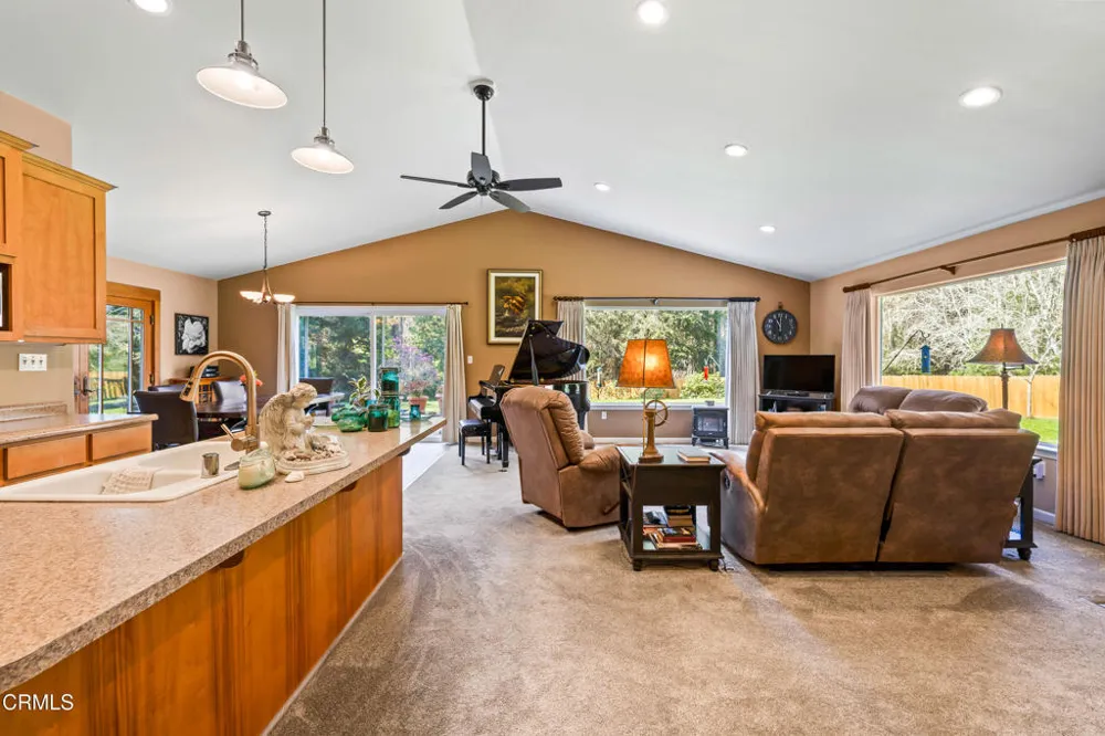 31195 Brush Creek Road Fort Bragg, CA 95437