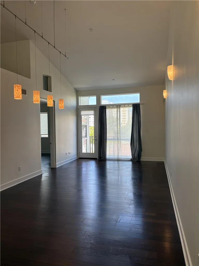 600 S Ridgeley Los Angeles, CA 90036