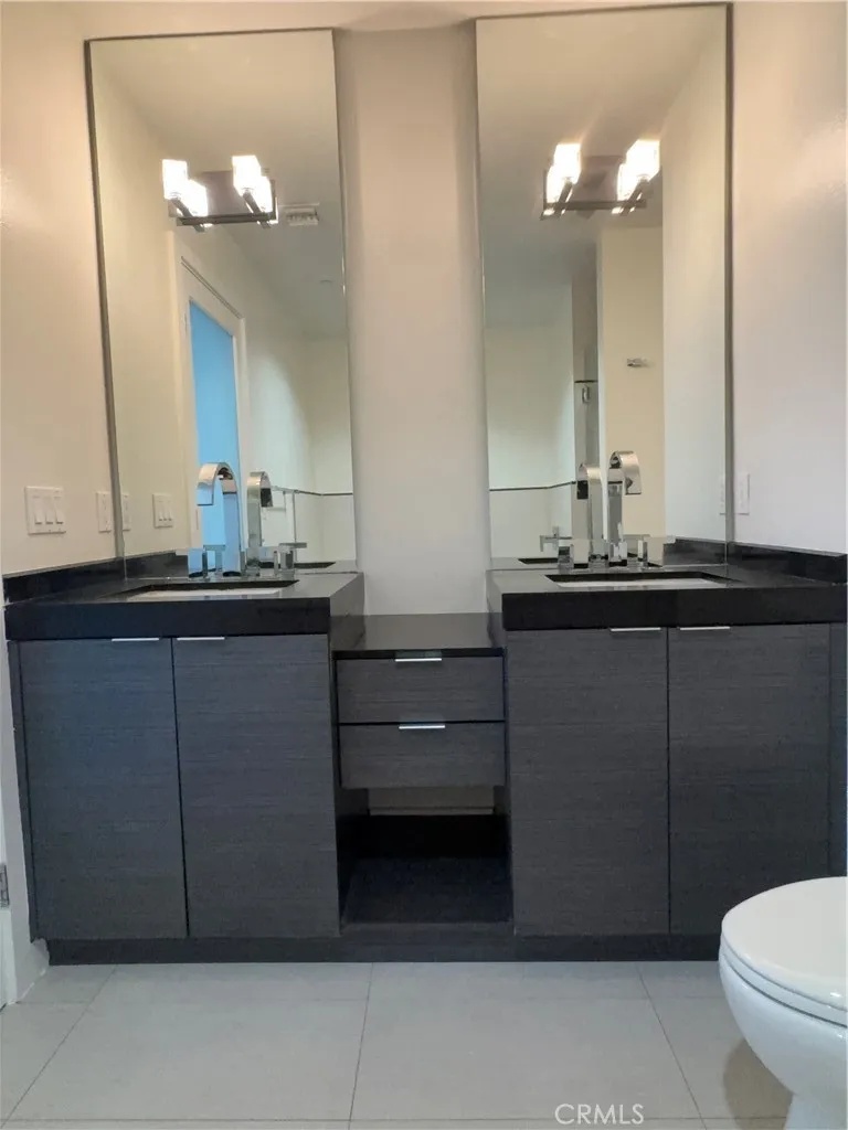 600 S Ridgeley Los Angeles, CA 90036