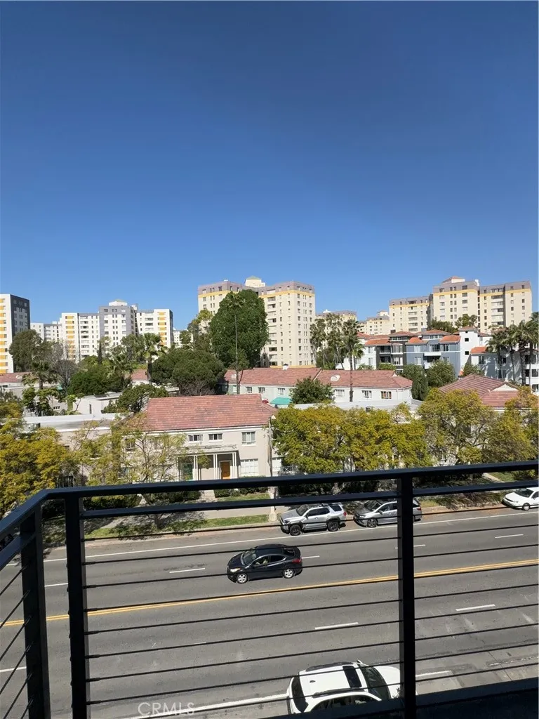 600 S Ridgeley Los Angeles, CA 90036