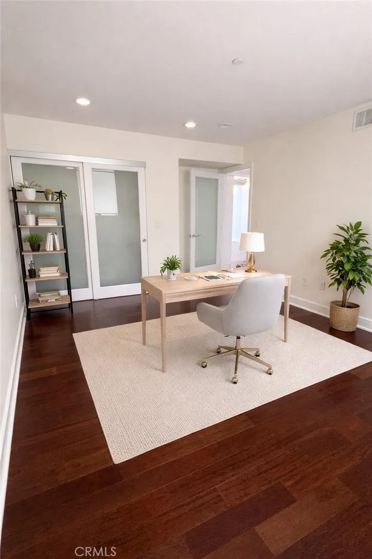 600 S Ridgeley Los Angeles, CA 90036