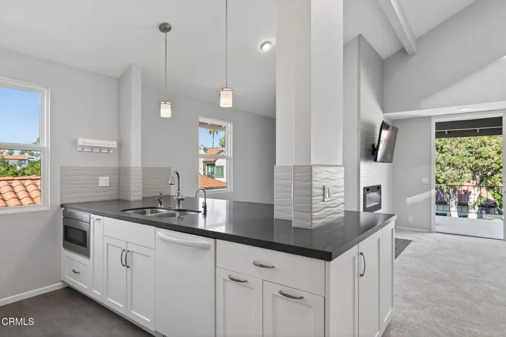 2277 Martinique Lane Oxnard, CA 93035