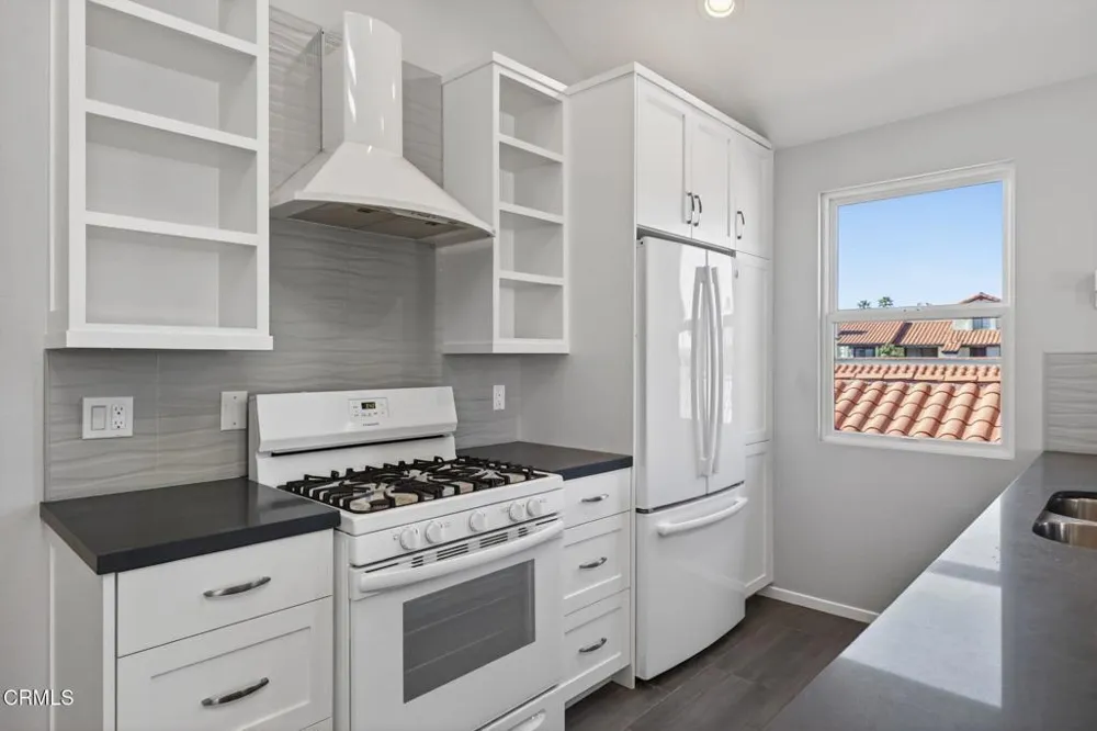 2277 Martinique Lane Oxnard, CA 93035