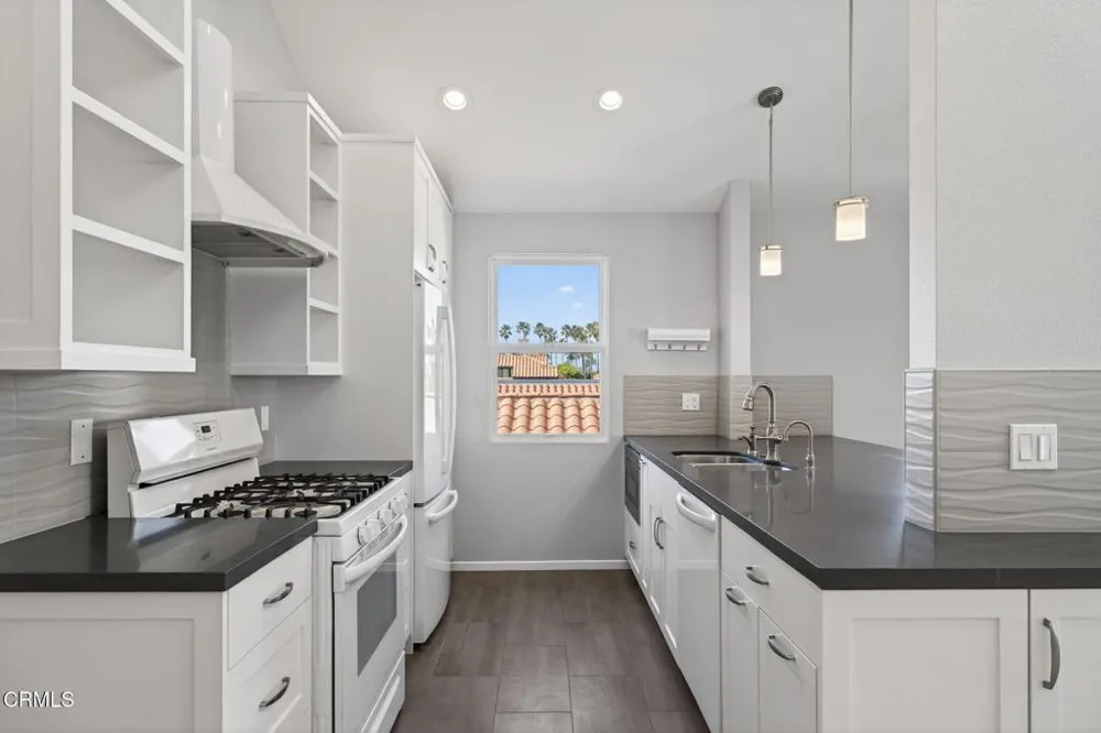 2277 Martinique Lane Oxnard, CA 93035
