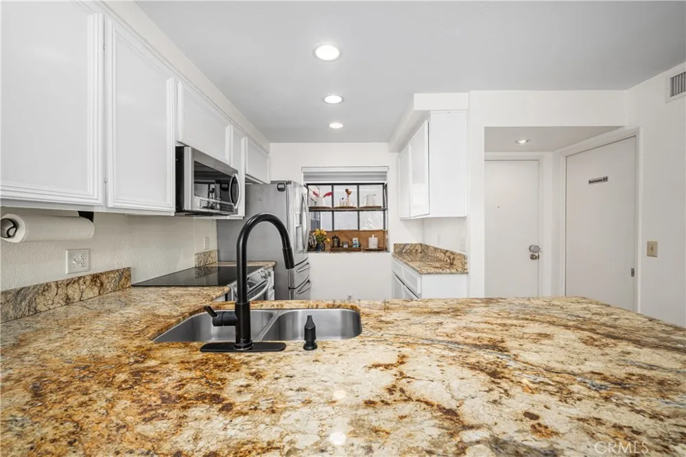 26701 Quail Creek #206 Laguna Hills, CA 92656