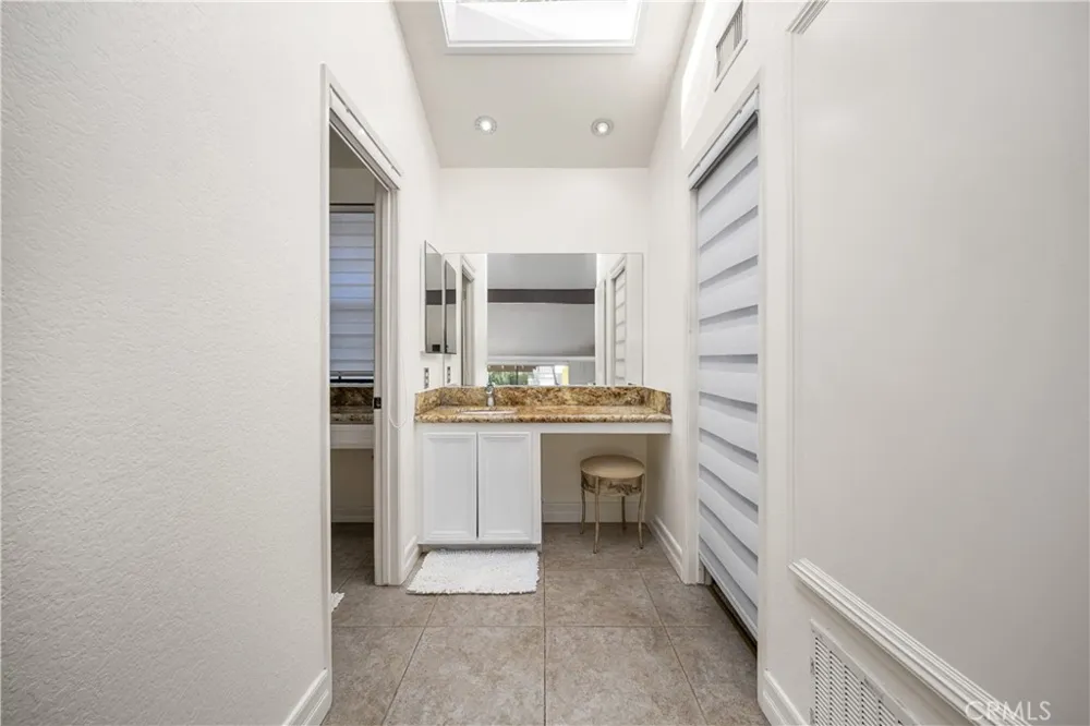 26701 Quail Creek #206 Laguna Hills, CA 92656