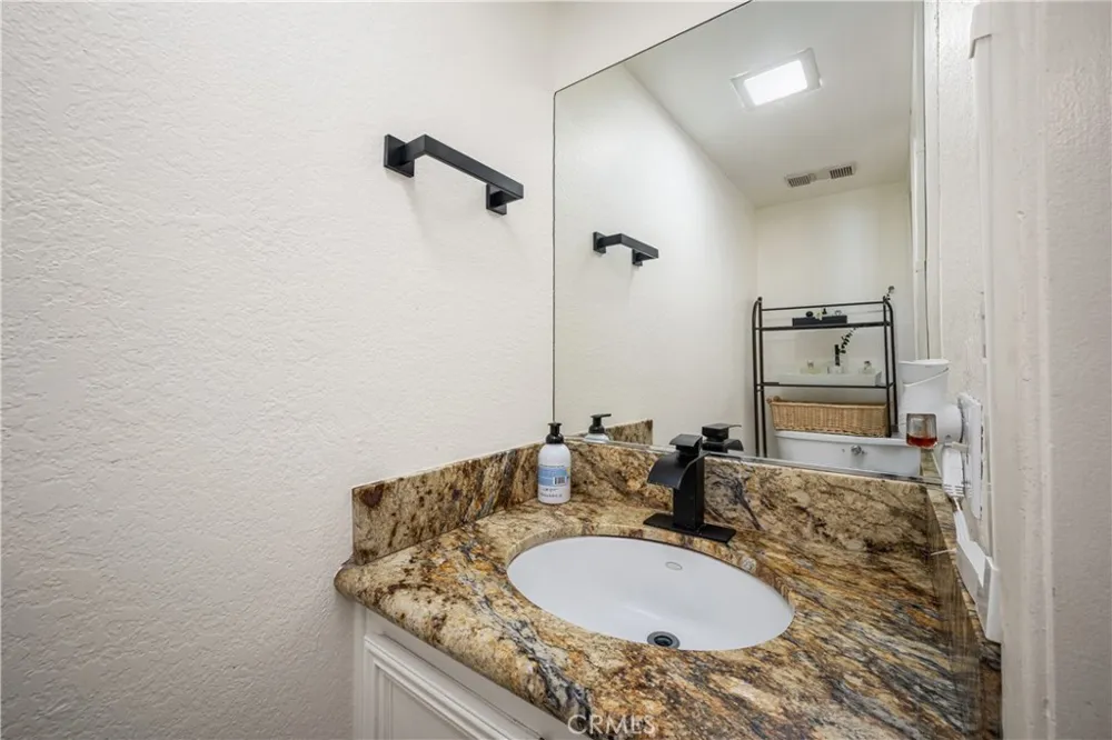 26701 Quail Creek #206 Laguna Hills, CA 92656