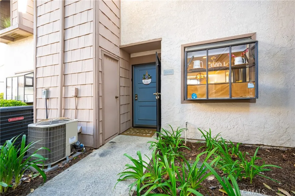 26701 Quail Creek #206 Laguna Hills, CA 92656